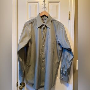 Arrow Poplin sea foam dress shirt. Size 16”neck/34-35 length